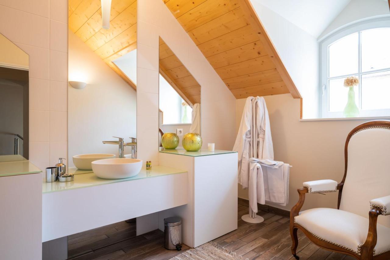 Les Demeures Du Tonnelier, Maison Cote Jardin Holiday home